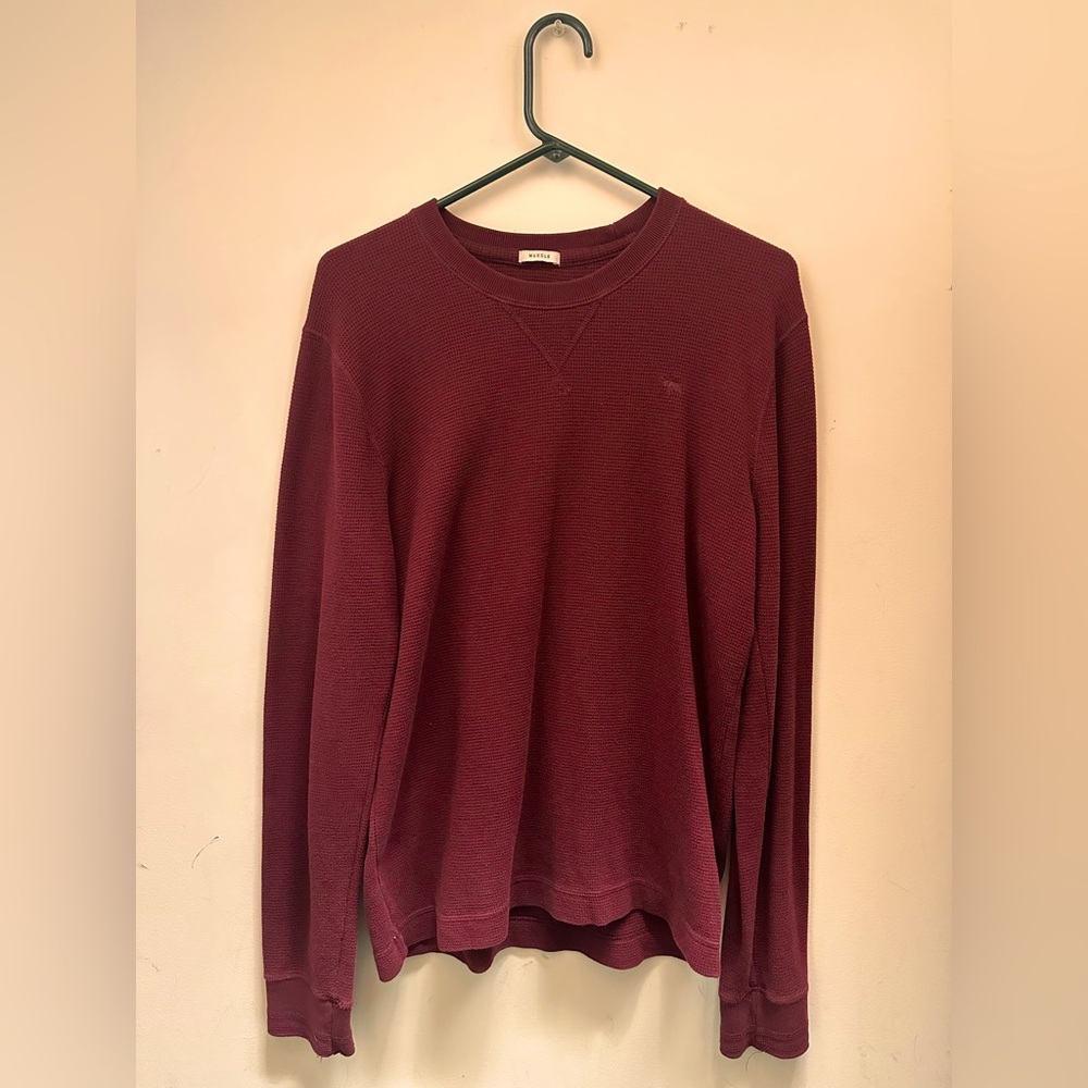 Small crimson colored abercrombie&fitch sweater